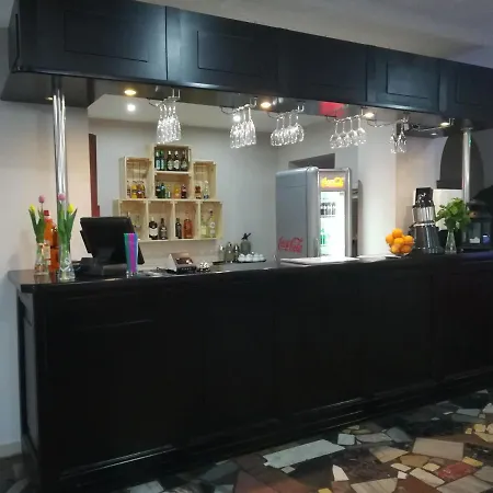 Smaczny Zakatek Мініготель *